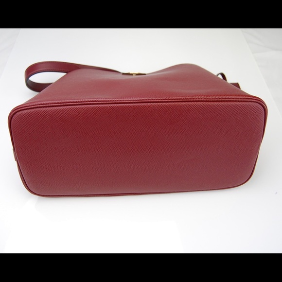 Beautiful Prada Matinee in Red EUC - Picture 3 of 4